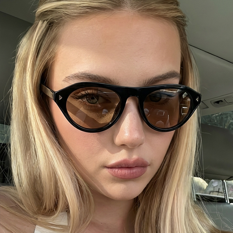 Lunettes de soleil œil de chat - Streetwear Brand With Eye avis et prix